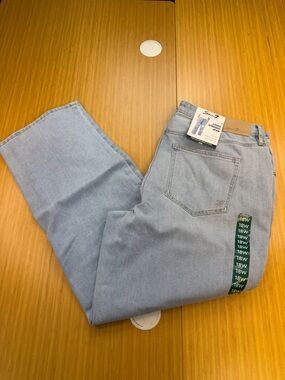 Seven7 Women's Plus High Rise Fitted Waist Loose Fit 5 Pocket Straight Jean 18W